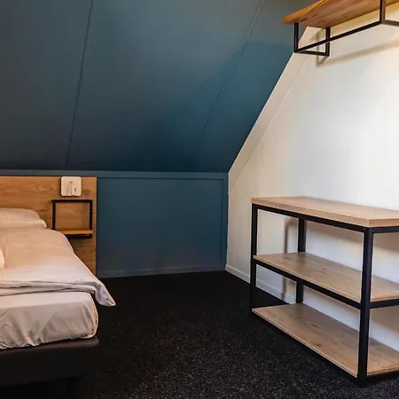 Holiday Home Nijmegen With Lake View Ewijk
