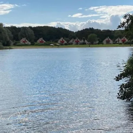 Hébergement de vacances Holiday Home Nijmegen With Lake View