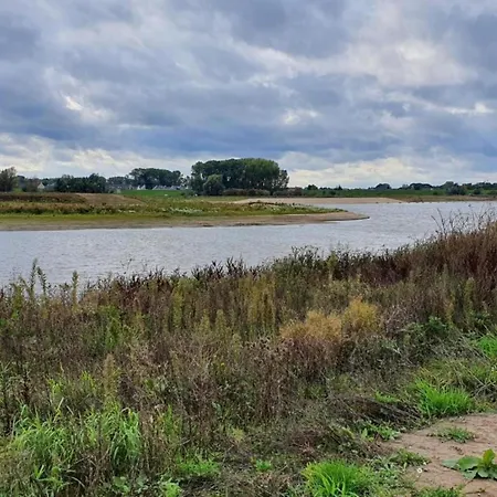 Holiday Home Nijmegen With Lake View Ewijk