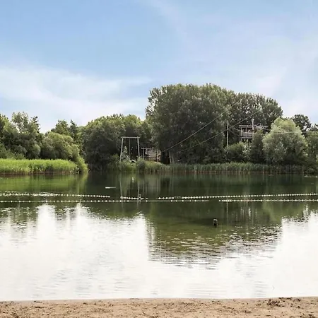 Holiday Home Nijmegen With Lake View Hébergement de vacances *